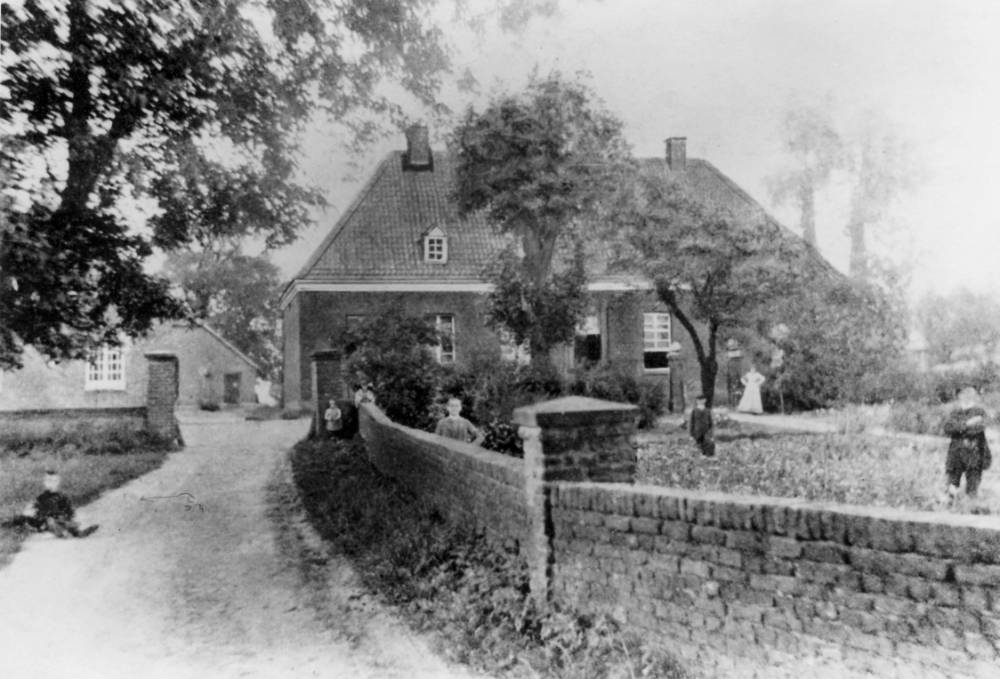 Der alte Scholtenhof vor dem Umbau um 1895